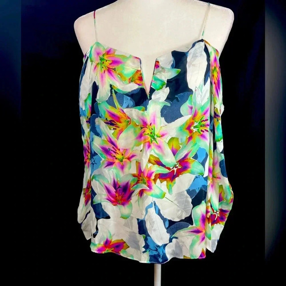 Silk cold shoulder - Picture 2 of 5